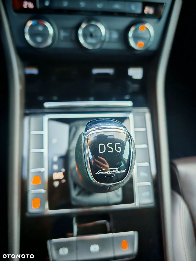 Skoda Superb 2.0 TDI L&K DSG - 19