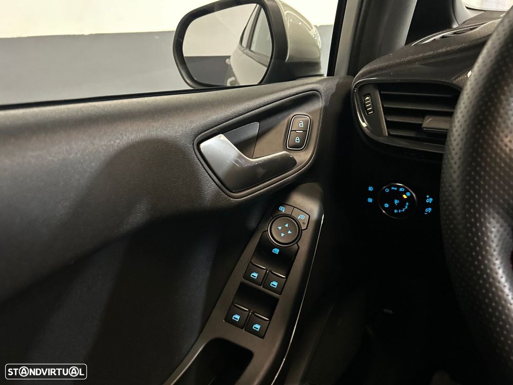Ford Fiesta 1.0 EcoBoost ST-Line - 30