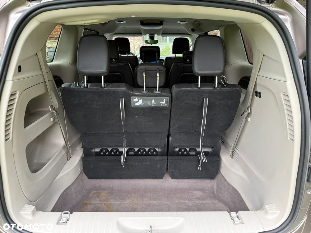 Chrysler Pacifica - 12