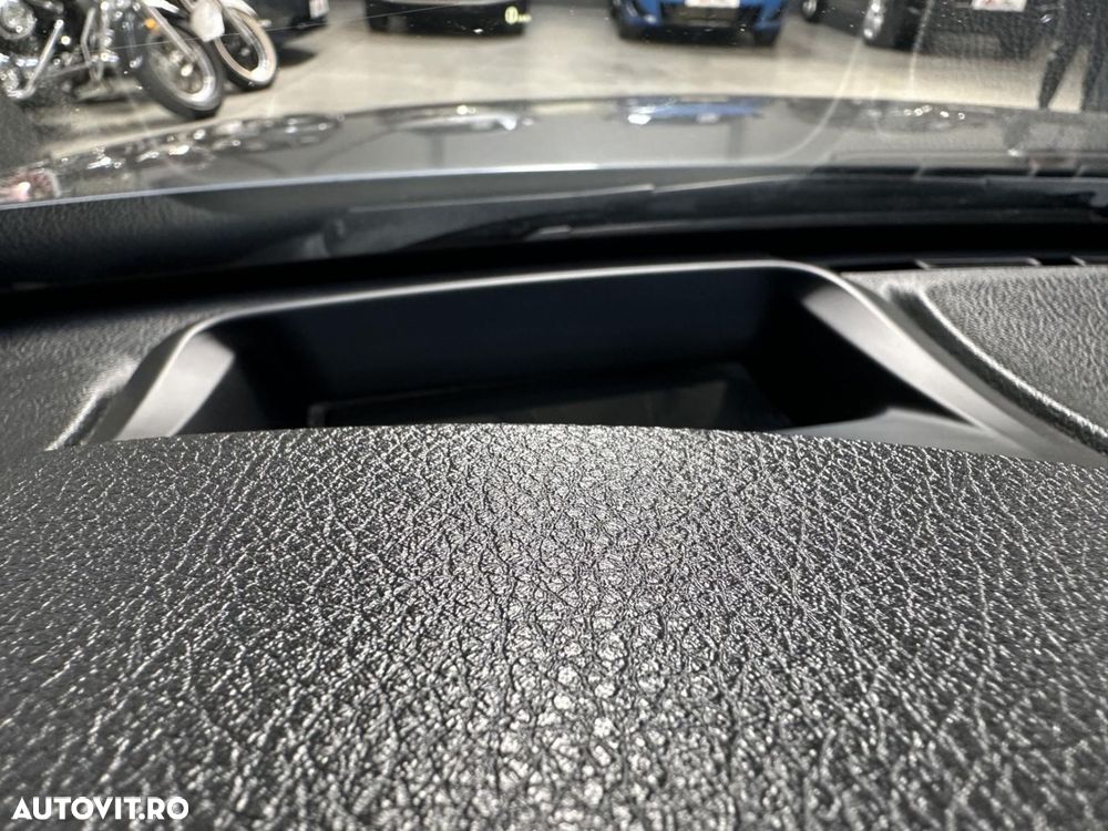 BMW Seria 3 320d Efficient Dynamic Edition Aut. Luxury Line - 27