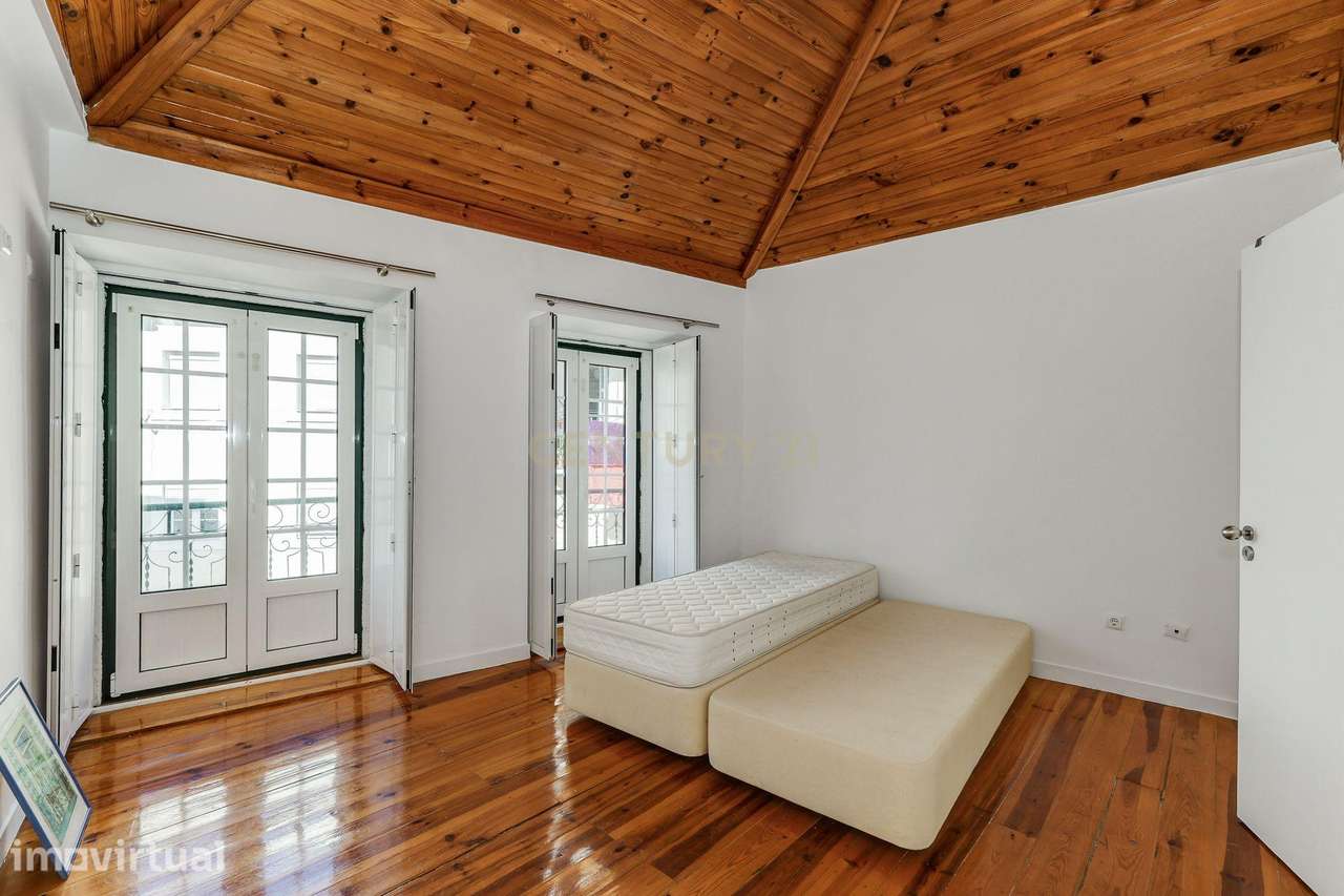 T2 DUPLEX COM VISTA EM ALFAMA - Grande imagem: 3/28