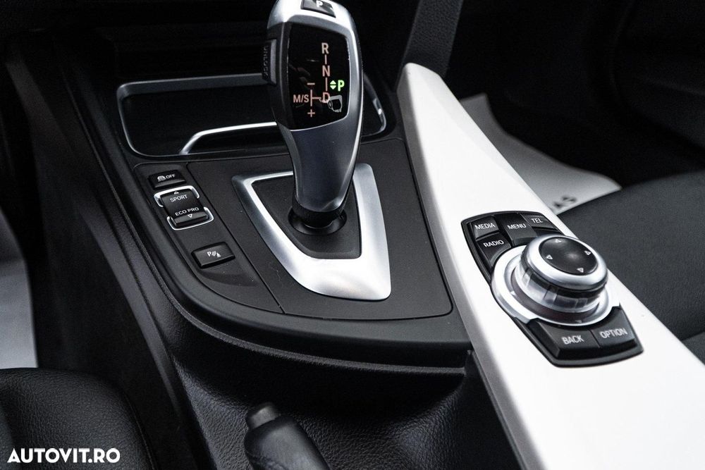 BMW Seria 3 318d Aut. Advantage - 27