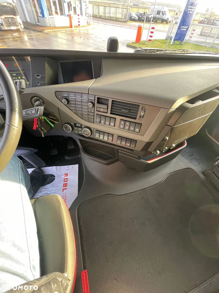 Volvo FH 460 Globetrotter z hydrauliką - 22