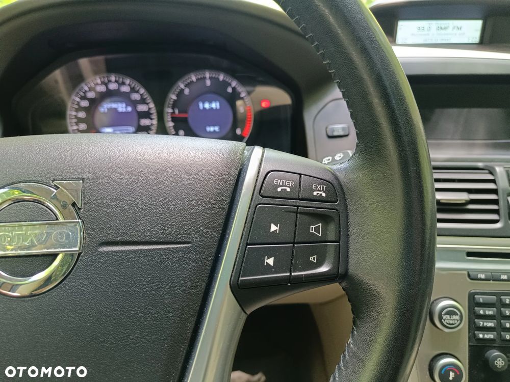 Volvo XC 60 DRIVe R Design - 21