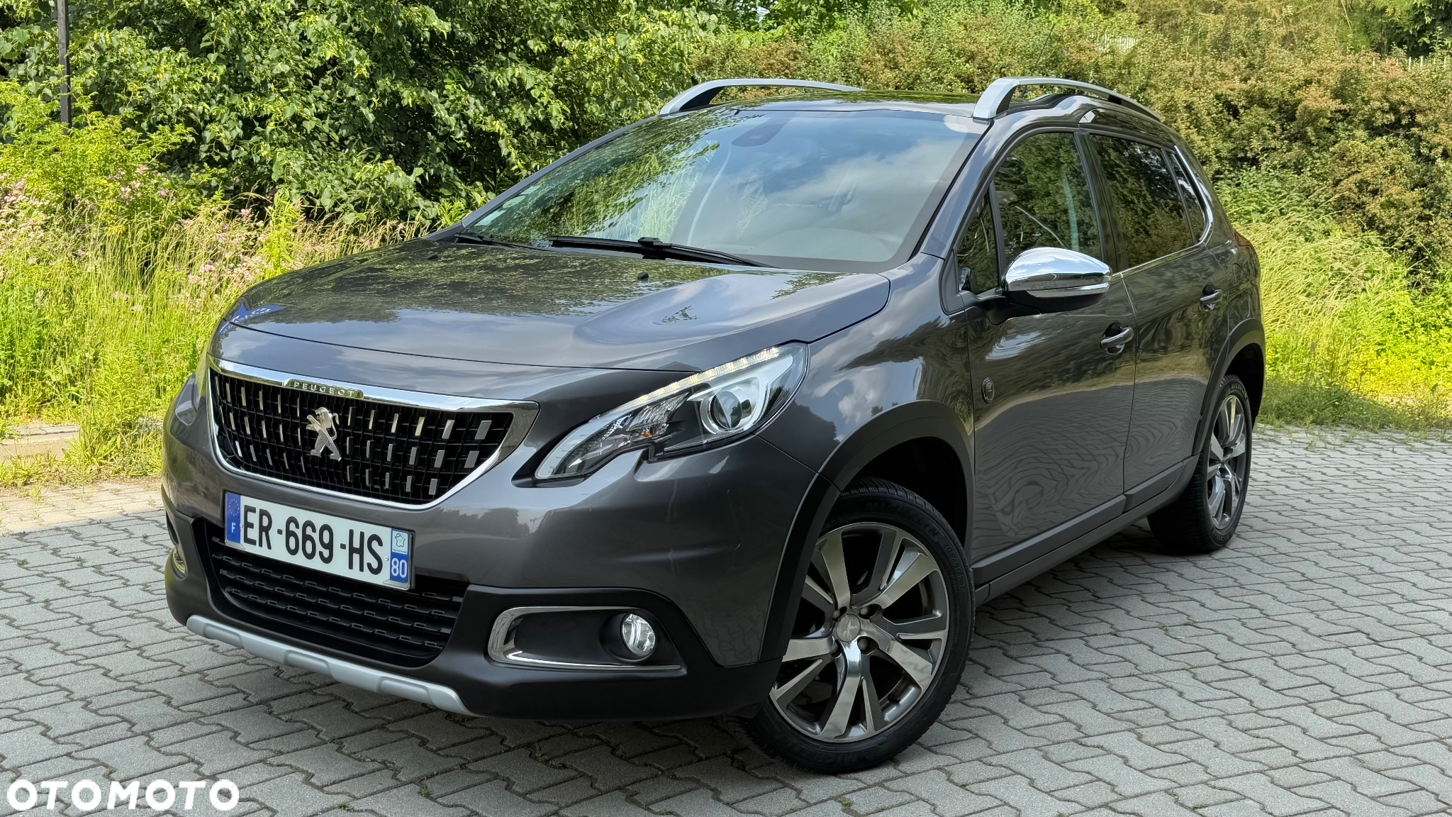 Peugeot 2008 1.6 BlueHDi Allure S&S - 2
