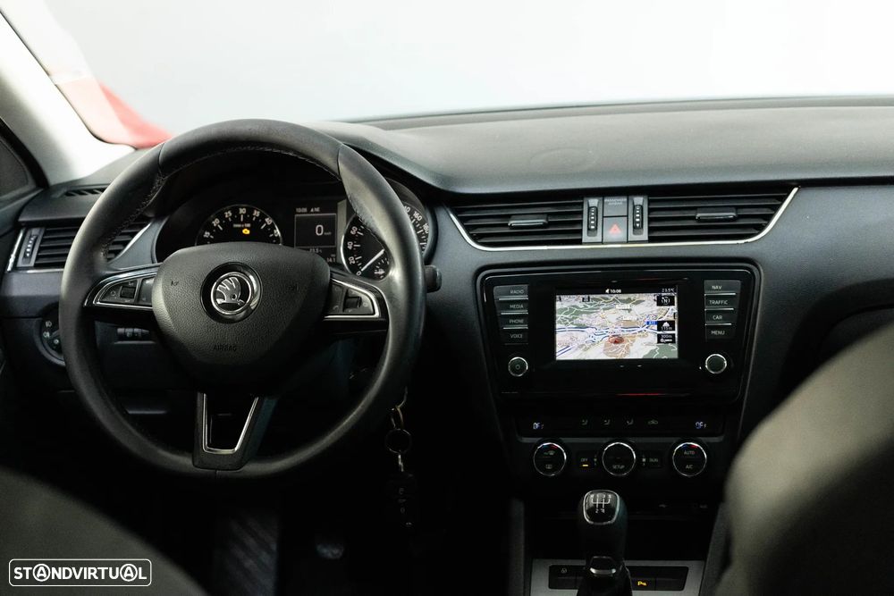 Skoda Octavia Break 1.6 TDi Sportline - 16