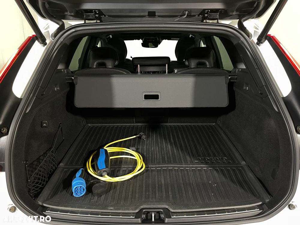Volvo XC 60 Recharge T8 Twin Engine eAWD R-Design - 13
