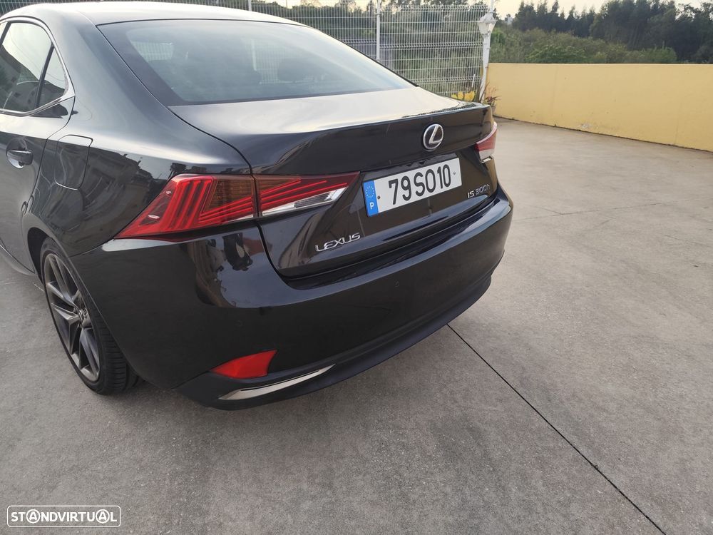 Lexus IS 300H F Sport - 10