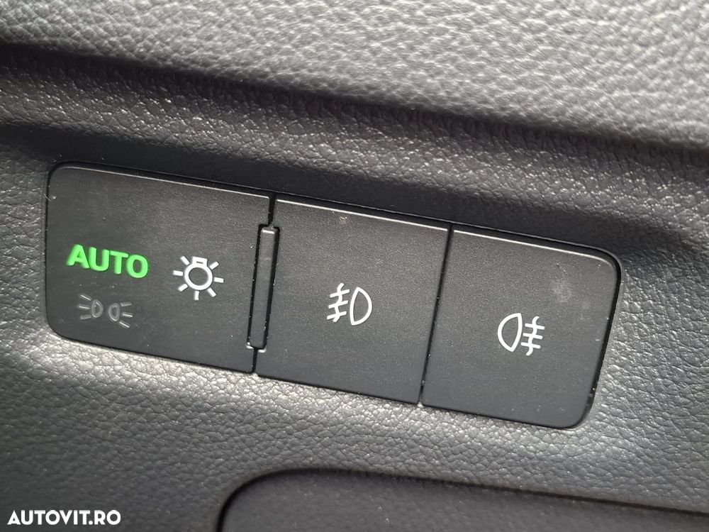 Skoda Octavia 2.0 TDI DSG 4X4 Style - 32