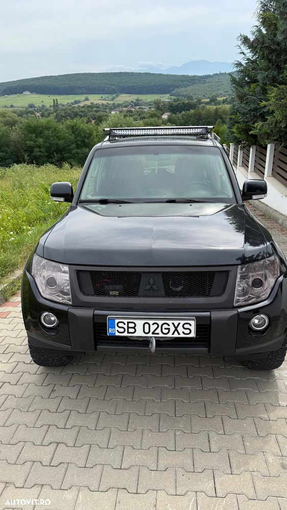 Mitsubishi Pajero LWB 3.2 DI-D Intense+ A/T - 3