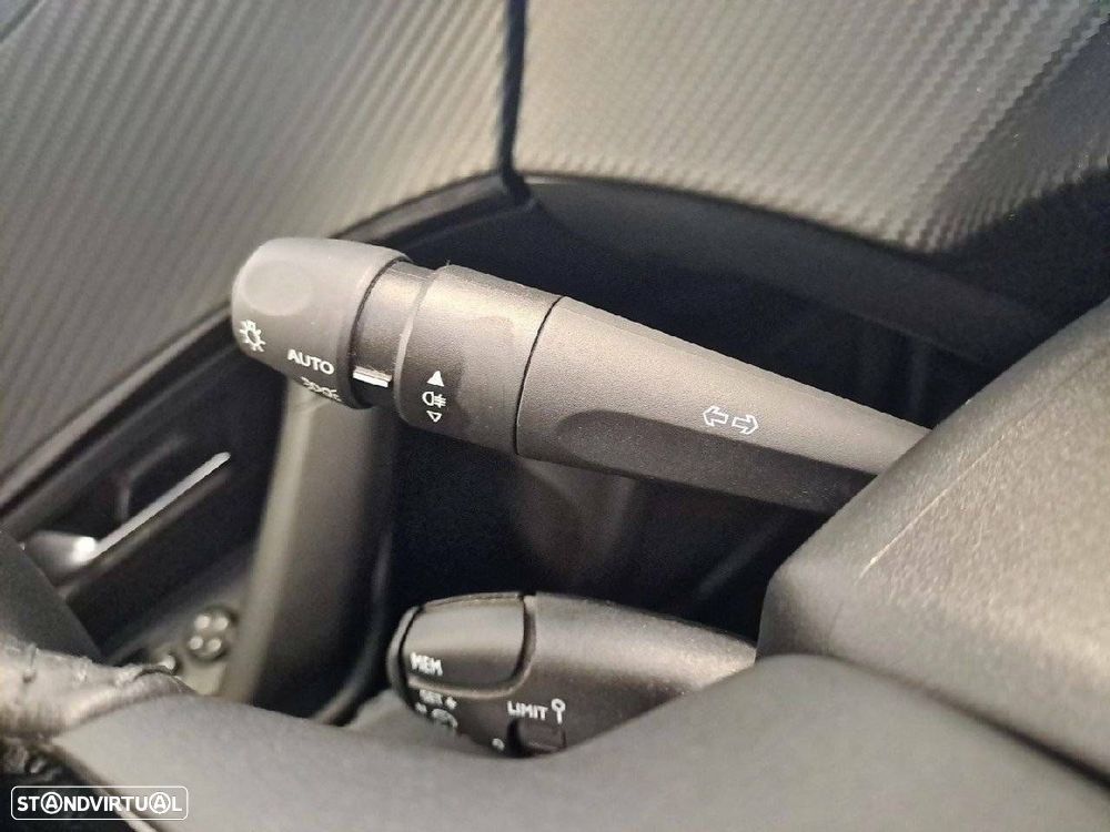 Peugeot 2008 1.2 PureTech Active - 14