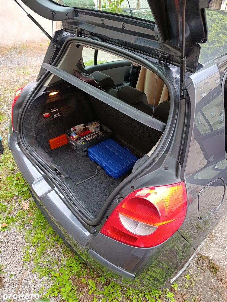 Renault Clio 1.2 16V Authentique - 17