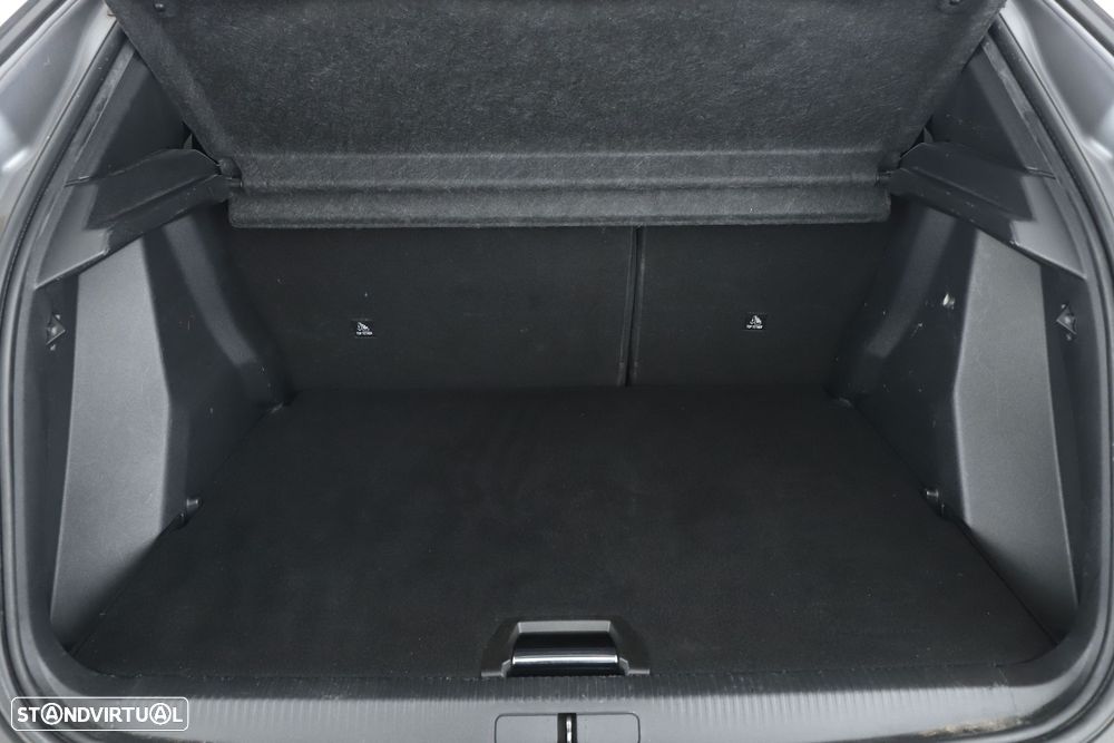 Peugeot 2008 1.2 PureTech GT Line - 16