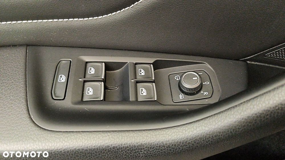 Volkswagen Passat 2.0 TSI Elegance DSG - 20