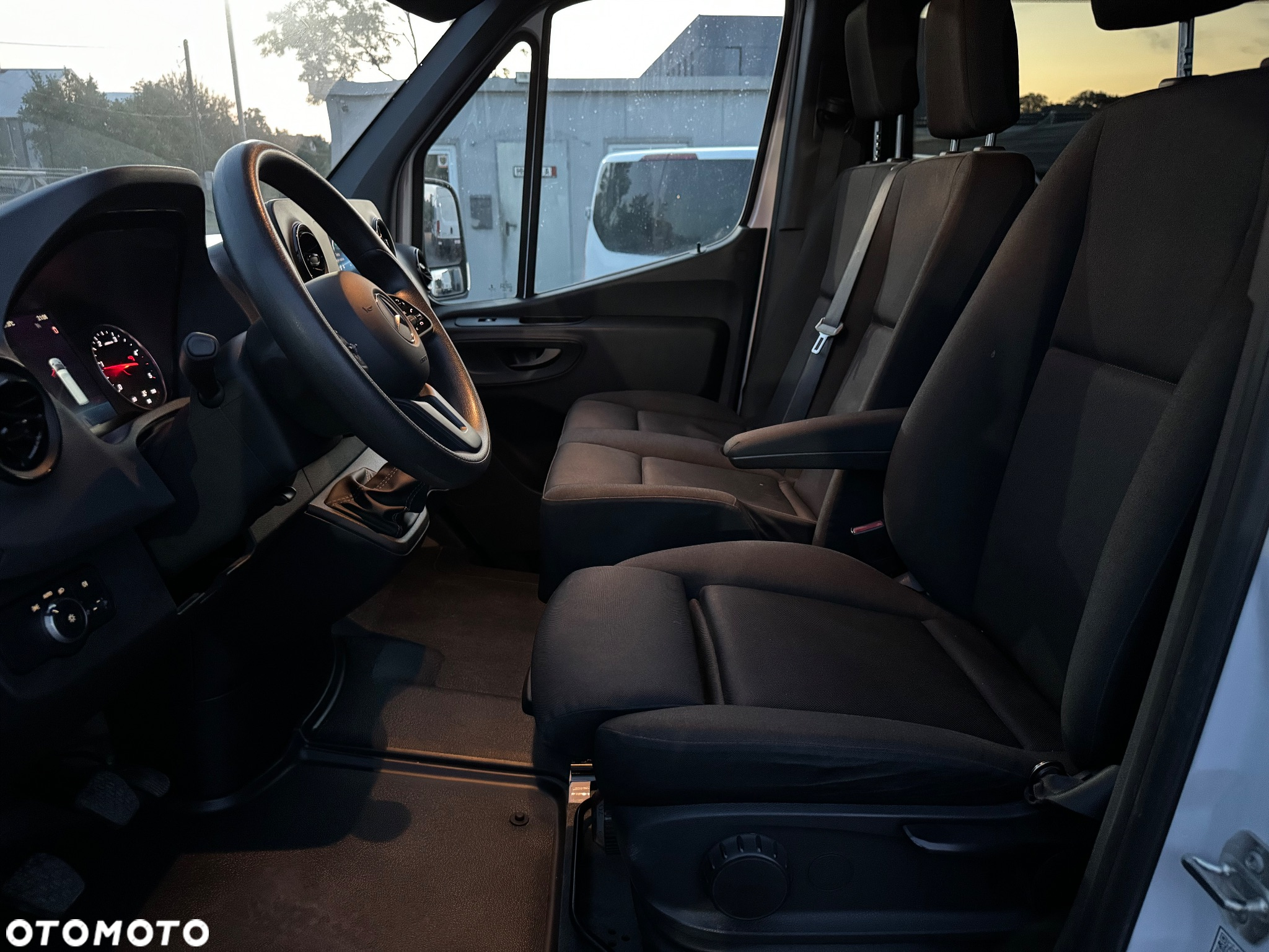 Mercedes-Benz Sprinter - 19