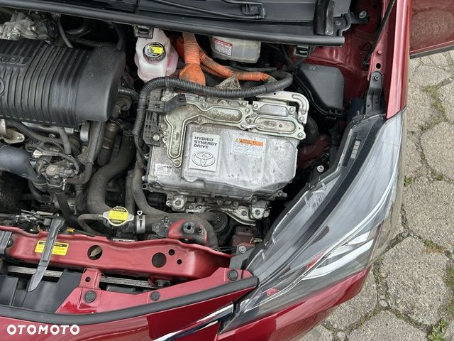 Toyota Yaris Hybrid 100 Life - 32