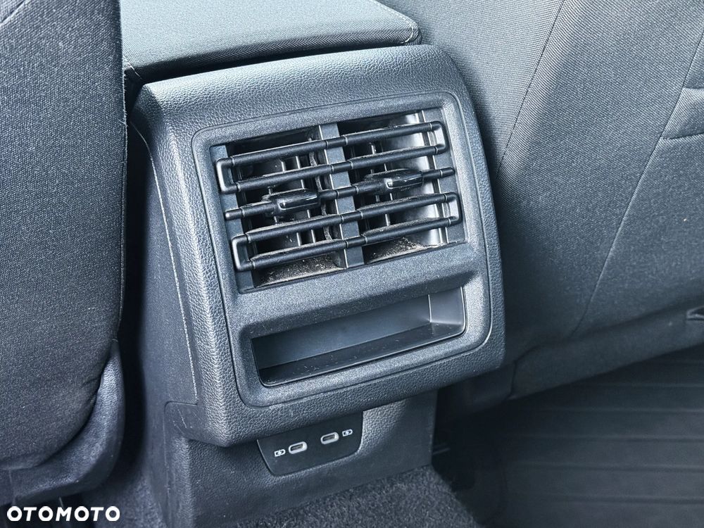 Volkswagen Golf 2.0 TDI SCR DSG Life - 34