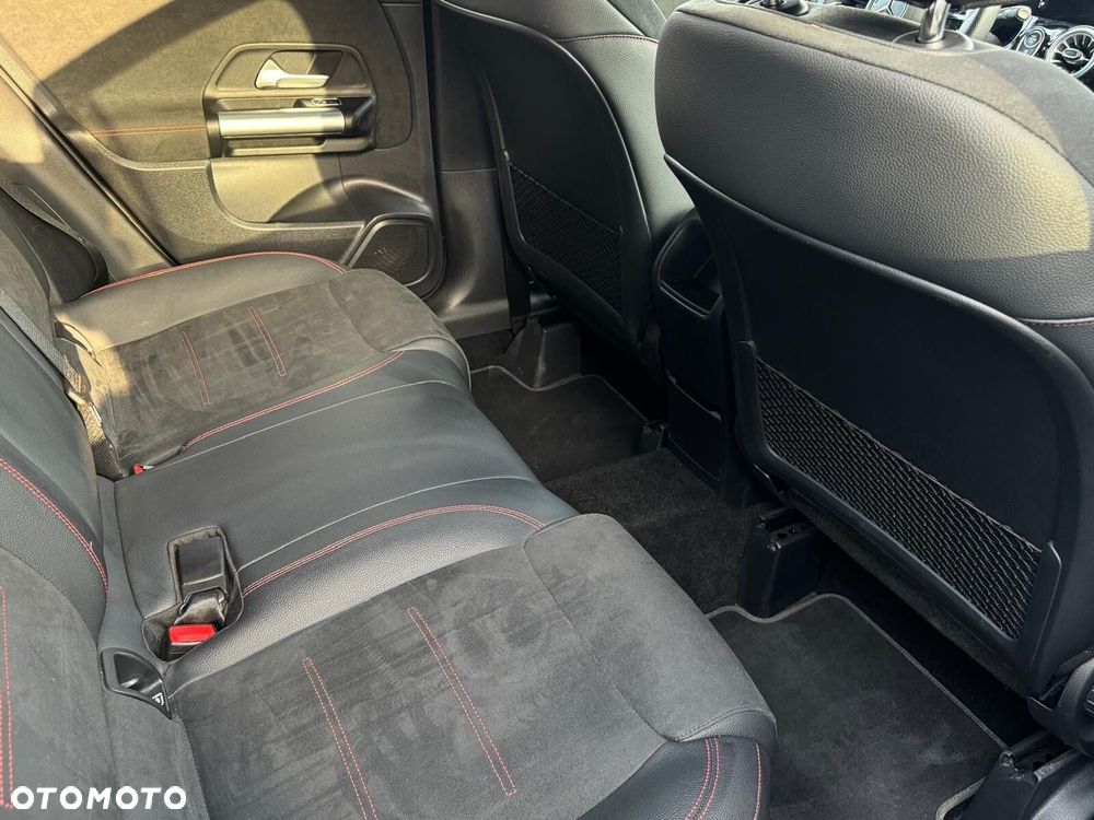 Mercedes-Benz GLA 200 AMG Line - 22