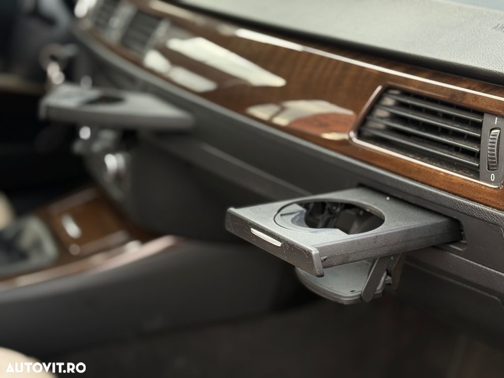 BMW Seria 3 318d DPF Touring Edition Exclusive - 17