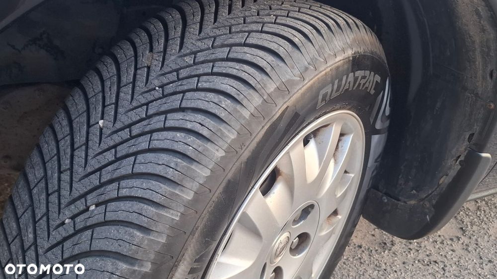 Chrysler Voyager 2.4 SE - 27