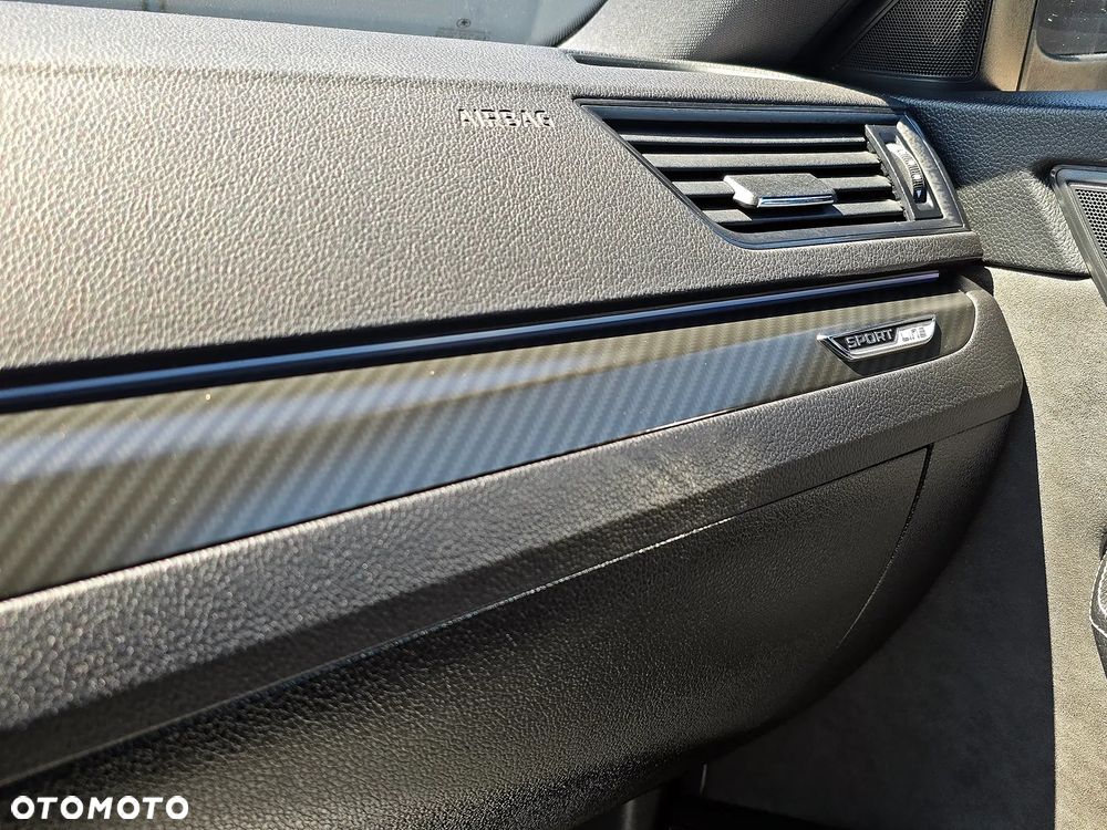 Skoda Superb 2.0 TDI DSG Sportline - 30