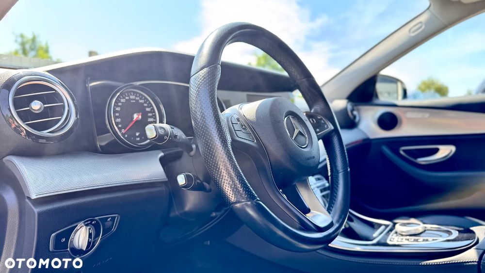 Mercedes-Benz Klasa E 200 T 9G-TRONIC - 16