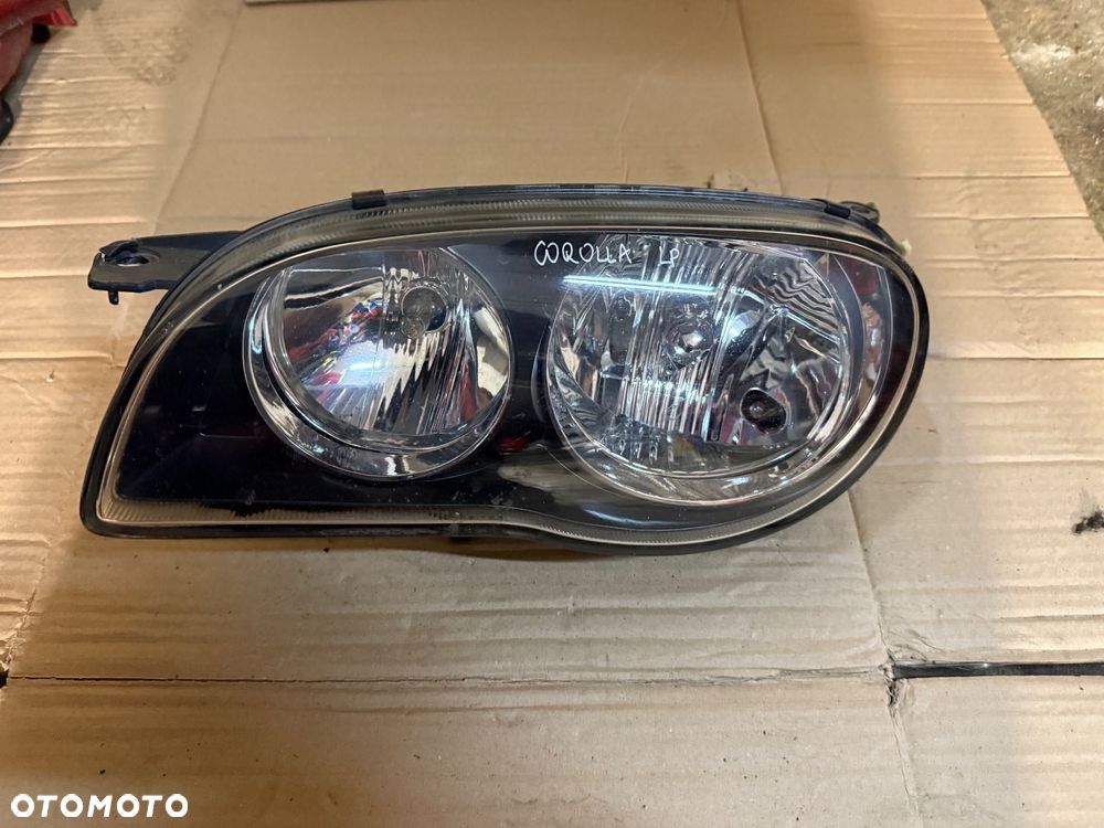 Lampa lewy przód Toyota Corolla E11 lift 00-02r. - 1