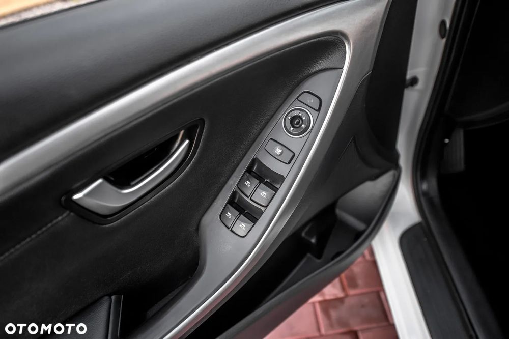 Hyundai i30 1.6 GDI BlueDrive Comfort - 24