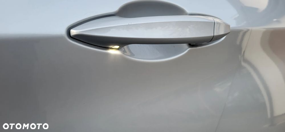 BMW Seria 2 218d - 24