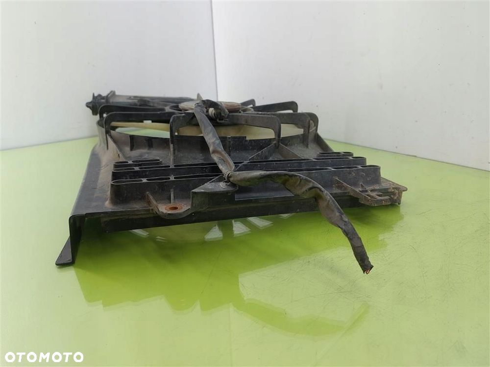 Wentylator chłodnicy wody Toyota Corolla Verso I 2001-2004 1,6 VVTI - 4