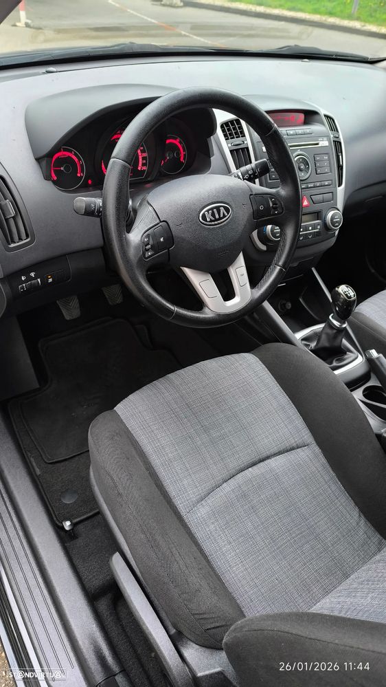 Kia Ceed 1.6 CRDi EX Eco - 26