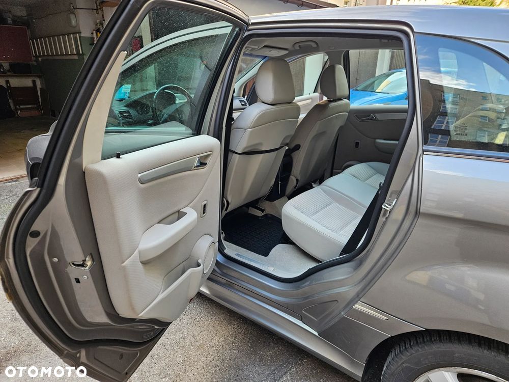 Mercedes-Benz Klasa B 180 CDI - 12