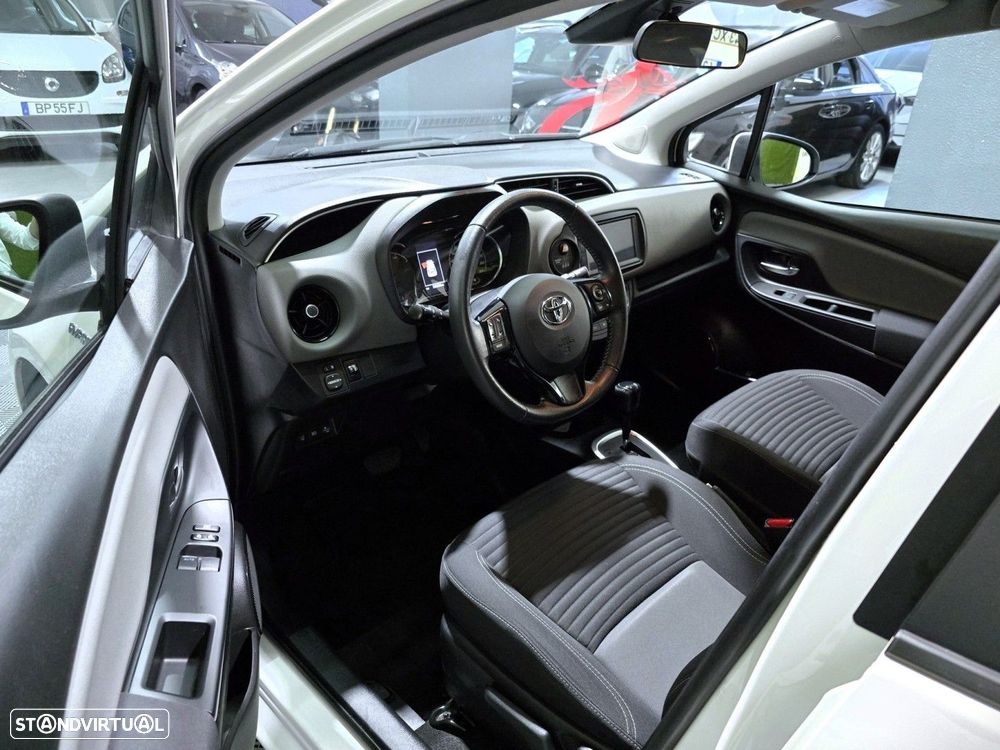 Toyota Yaris 1.5 HSD Comfort - 11