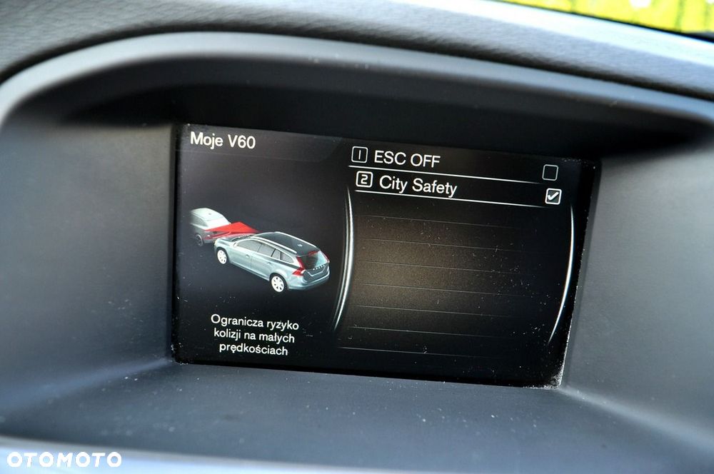 Volvo V60 Cross Country 2015