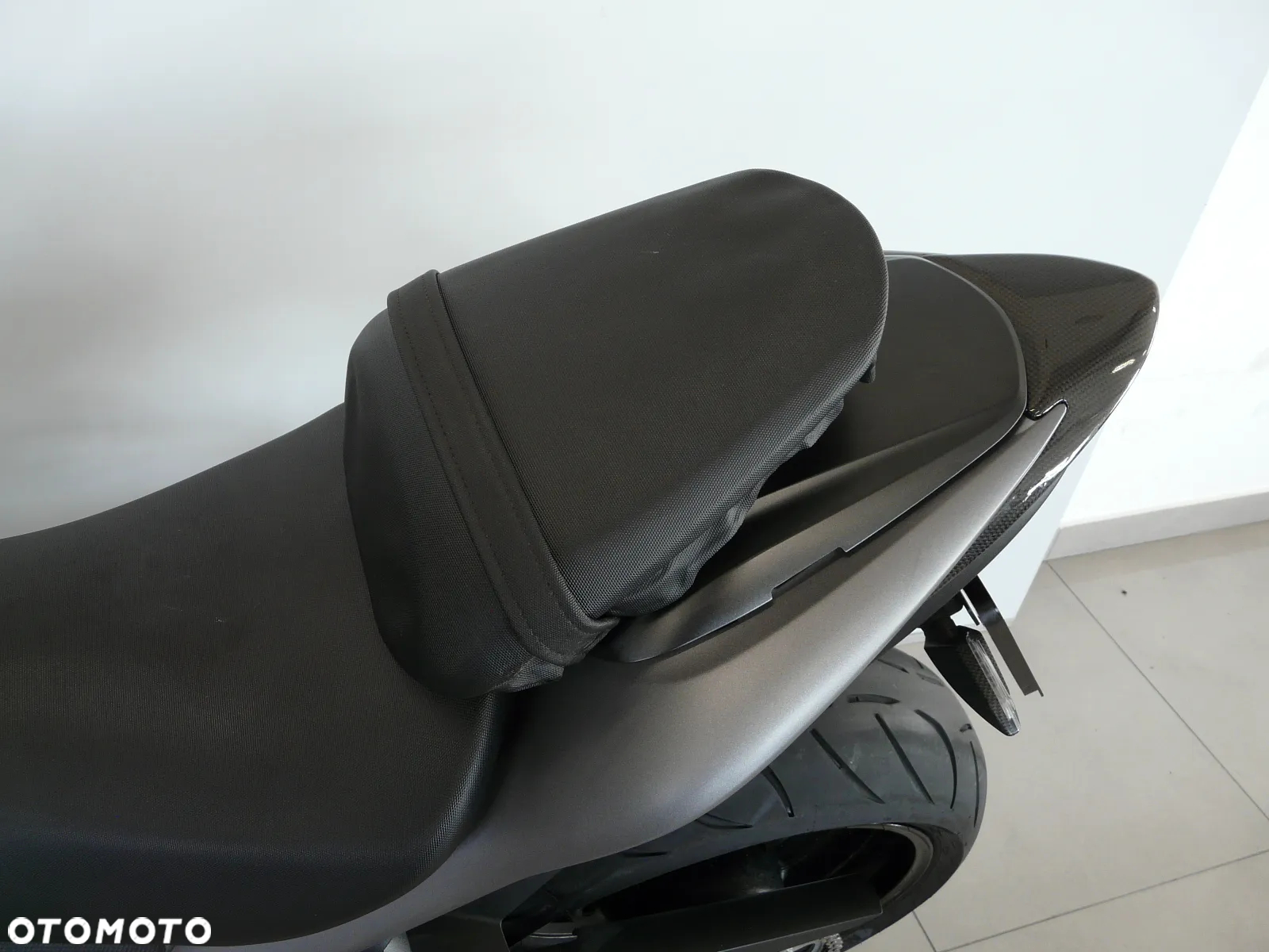 Suzuki GSX 1000 - 17