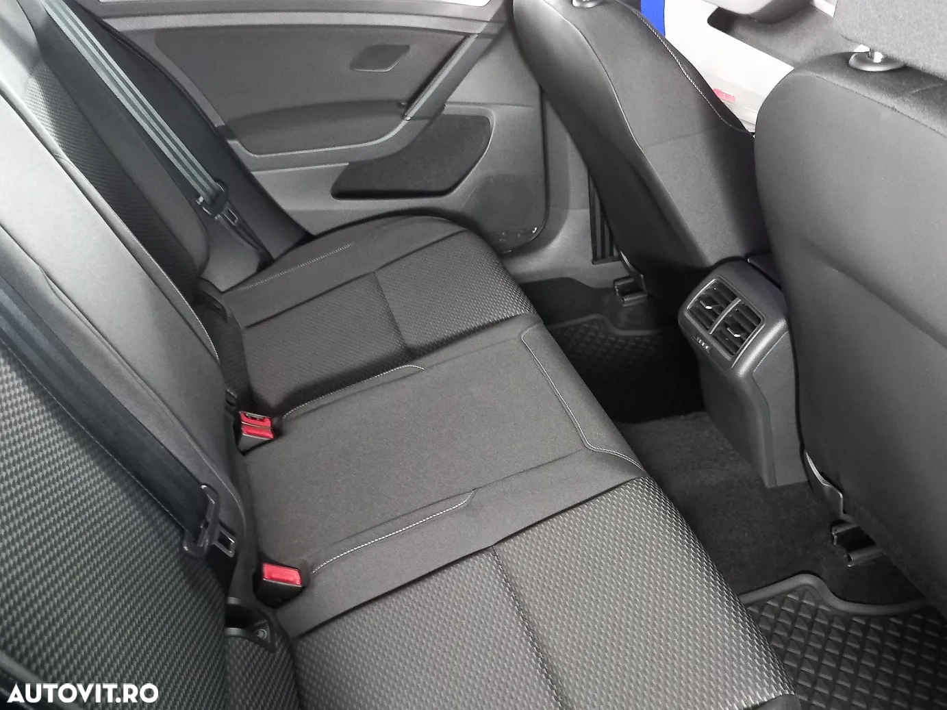 Volkswagen Golf - 16