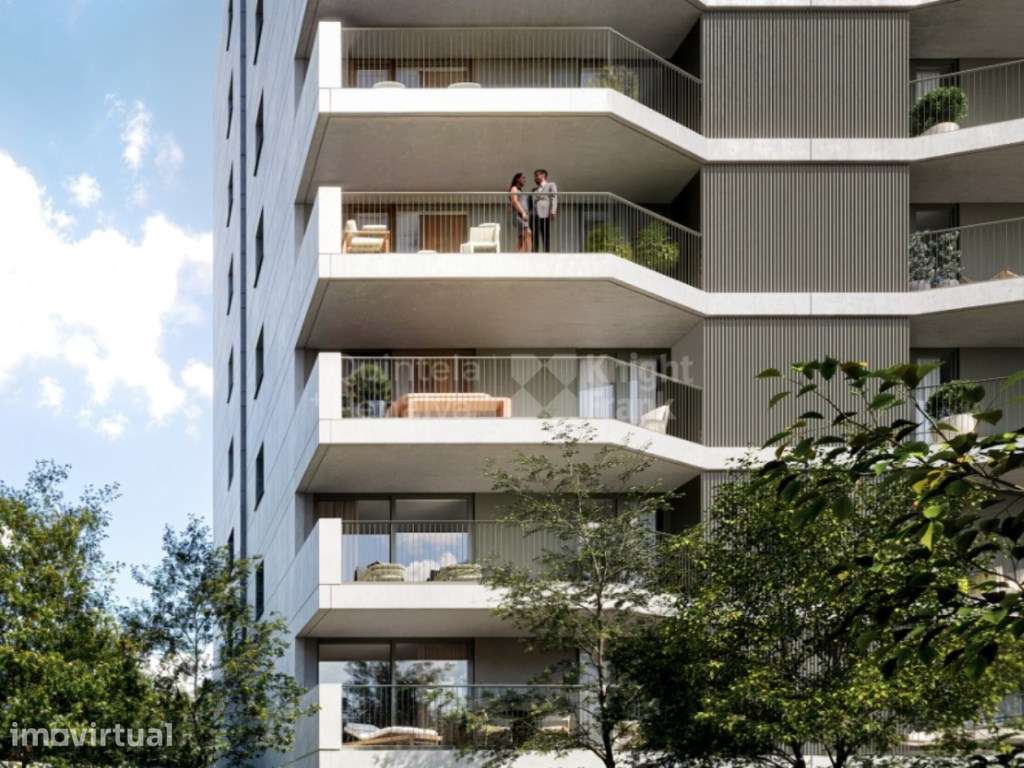 Apartamento T0 com varanda e estacionamento, nos Jardins d'Arrábida - Grande imagem: 2/20