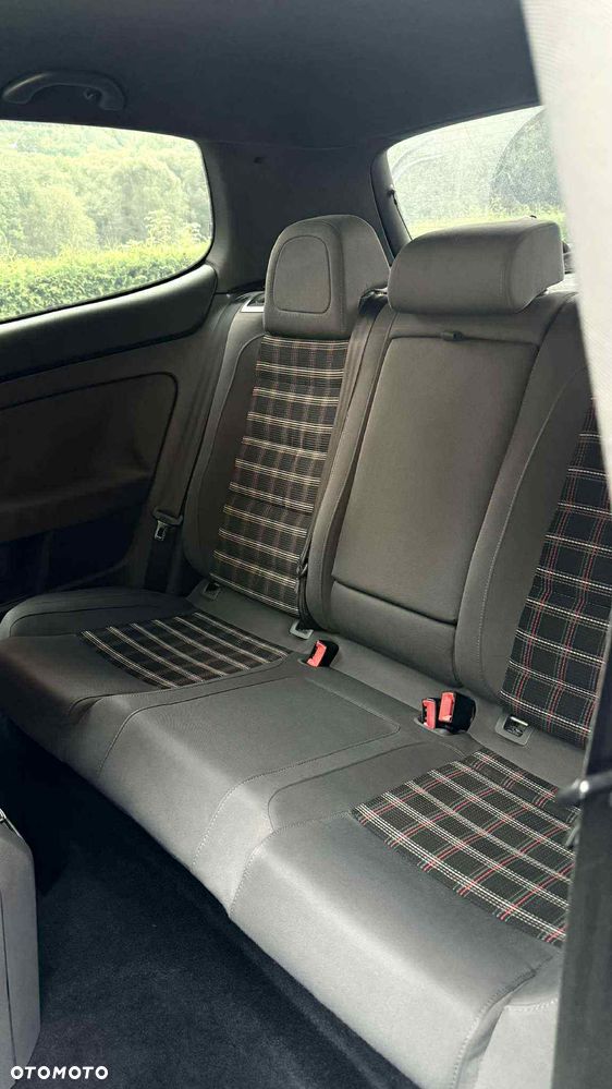 Volkswagen Golf - 17