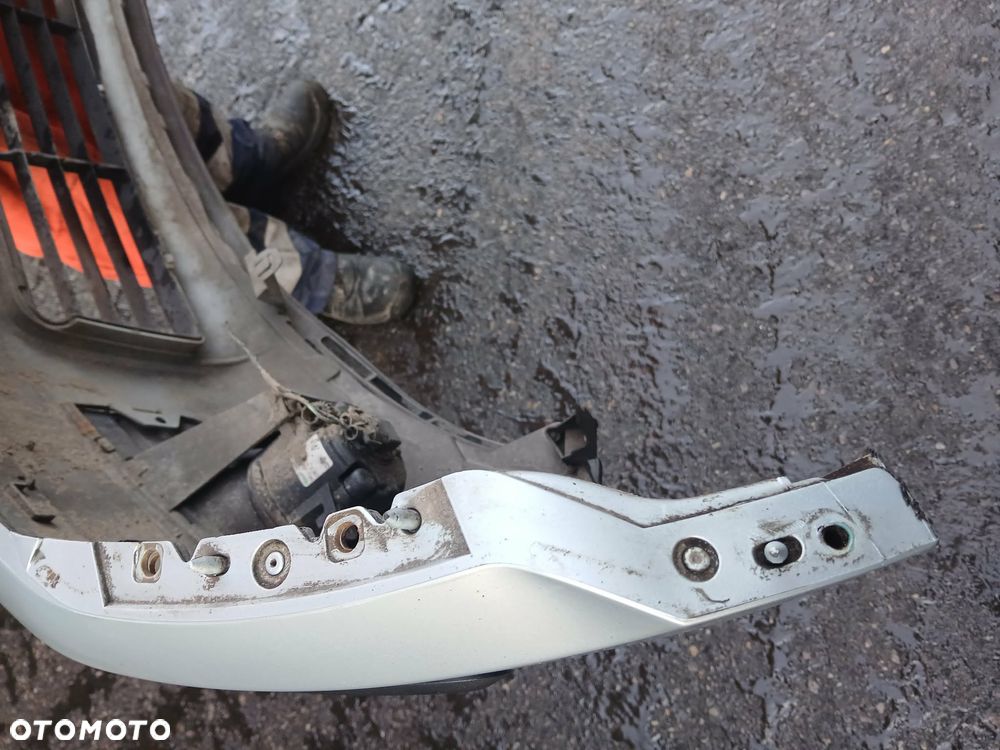 Ford Fusion Zderzak przedni kod lakieru 32 - 7