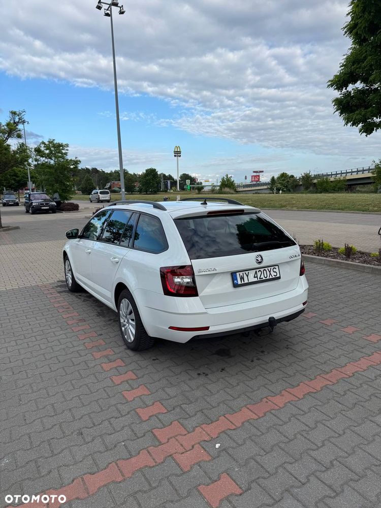 Skoda Octavia 1.6 TDI DSG Clever - 5