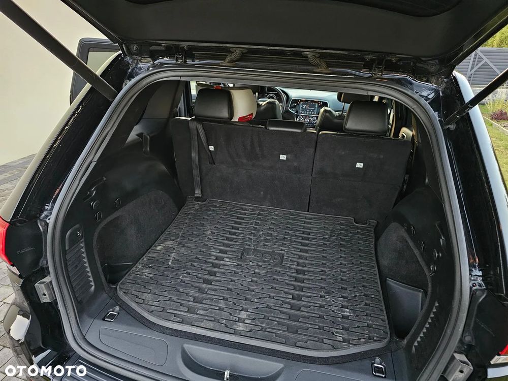 Jeep Grand Cherokee - 20