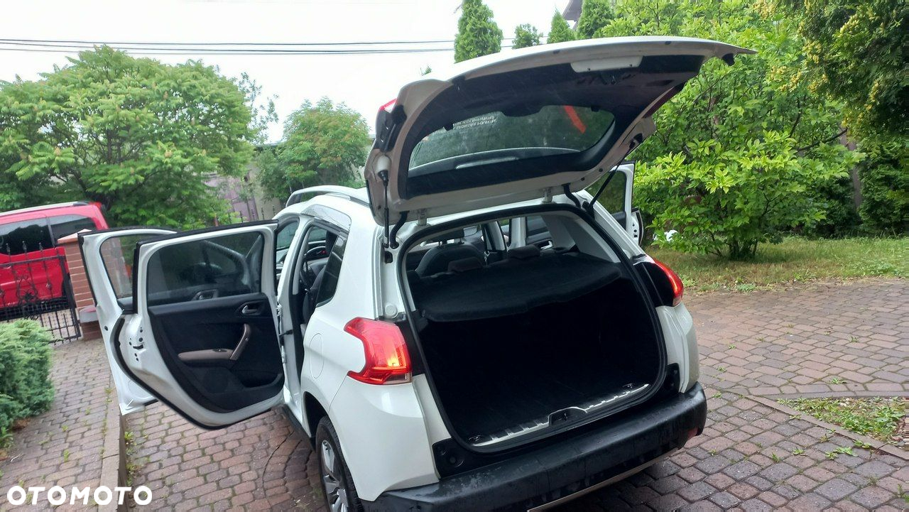 Peugeot 2008 1.6 e-HDi Allure S&S - 17