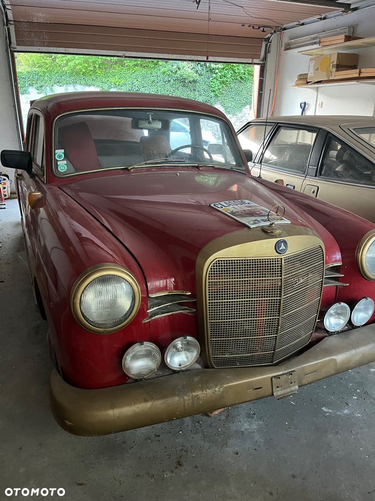 Mercedes-Benz W201 (190) - 1