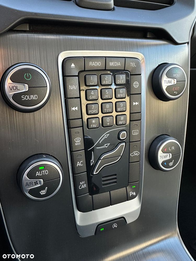 Volvo V40 D2 Momentum - 21