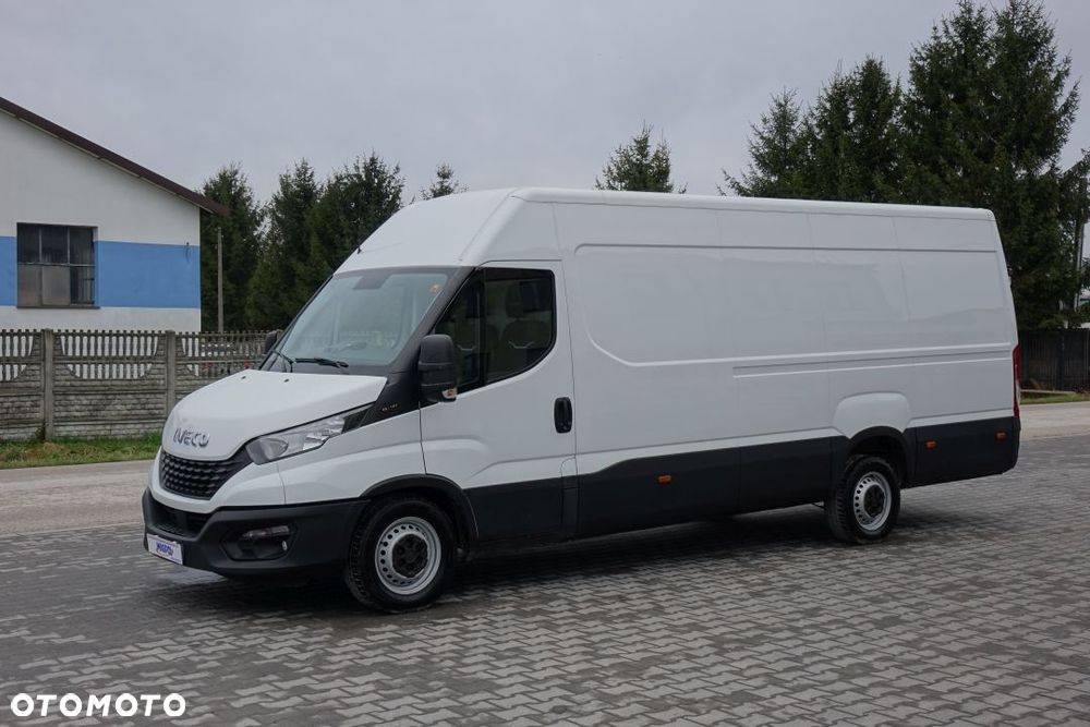 Iveco DAILY 35S18 / FURGON / BLASZAK / L4H2 / 3.0 / 180 KM / NAVI / KAMERA / - 1