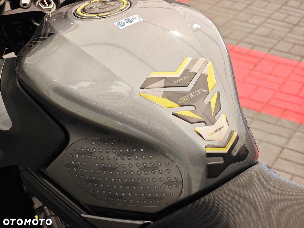 Honda CBR - 11