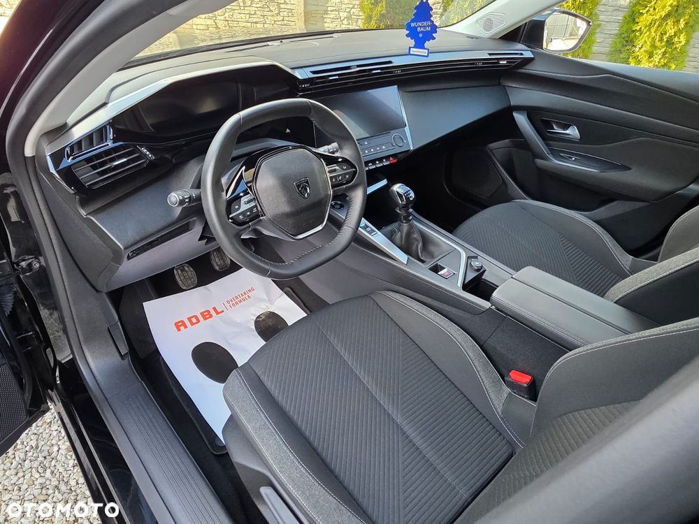 Peugeot 308 - 8