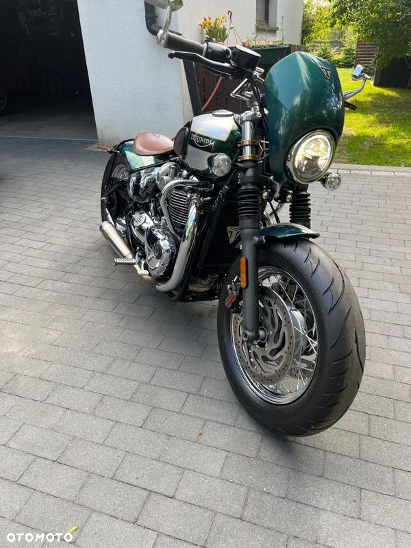 Triumph Bonneville Bobber - 11