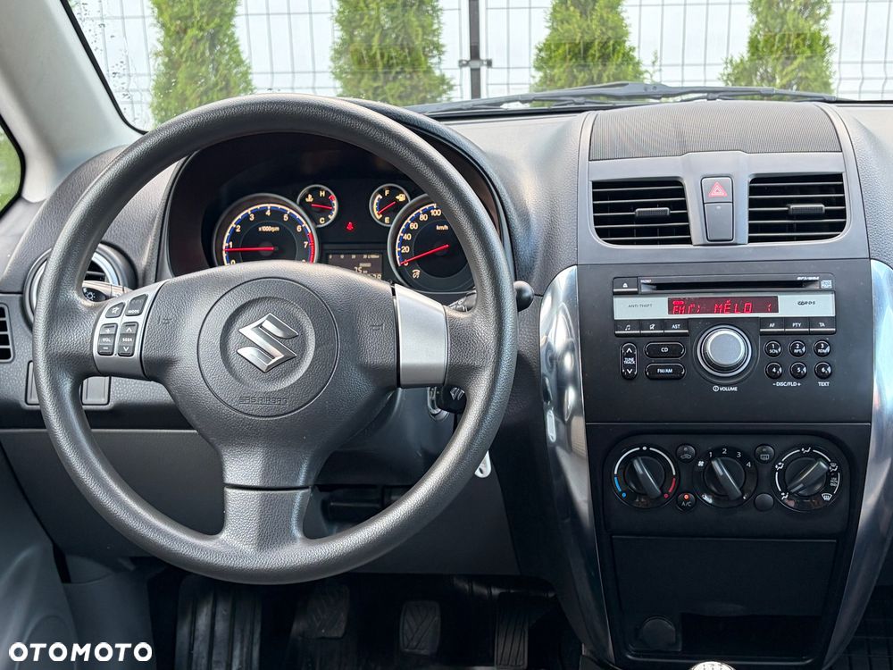 Suzuki SX4 - 10