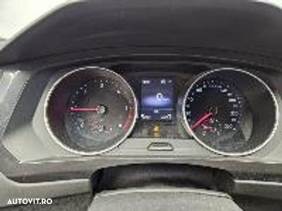 Volkswagen Tiguan - 9